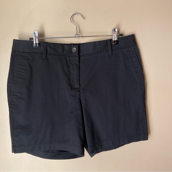 Talbots Women's Black Relaxed Chino Shorts - Picture 1 of 5
